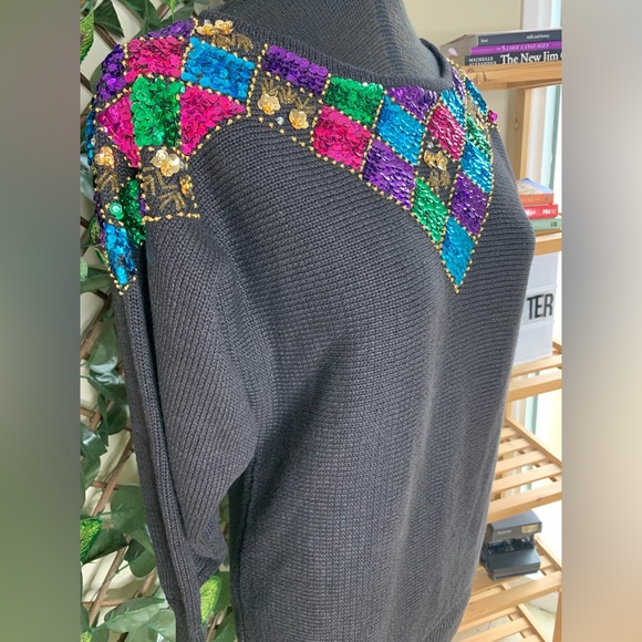 Victoria Jones - Picture 2 of 4